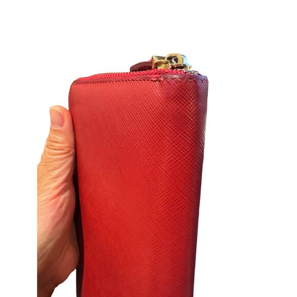 Salvatore Ferragamo Red Saffino Vara Ribbon long wallet Zip - Picture 12 of 13